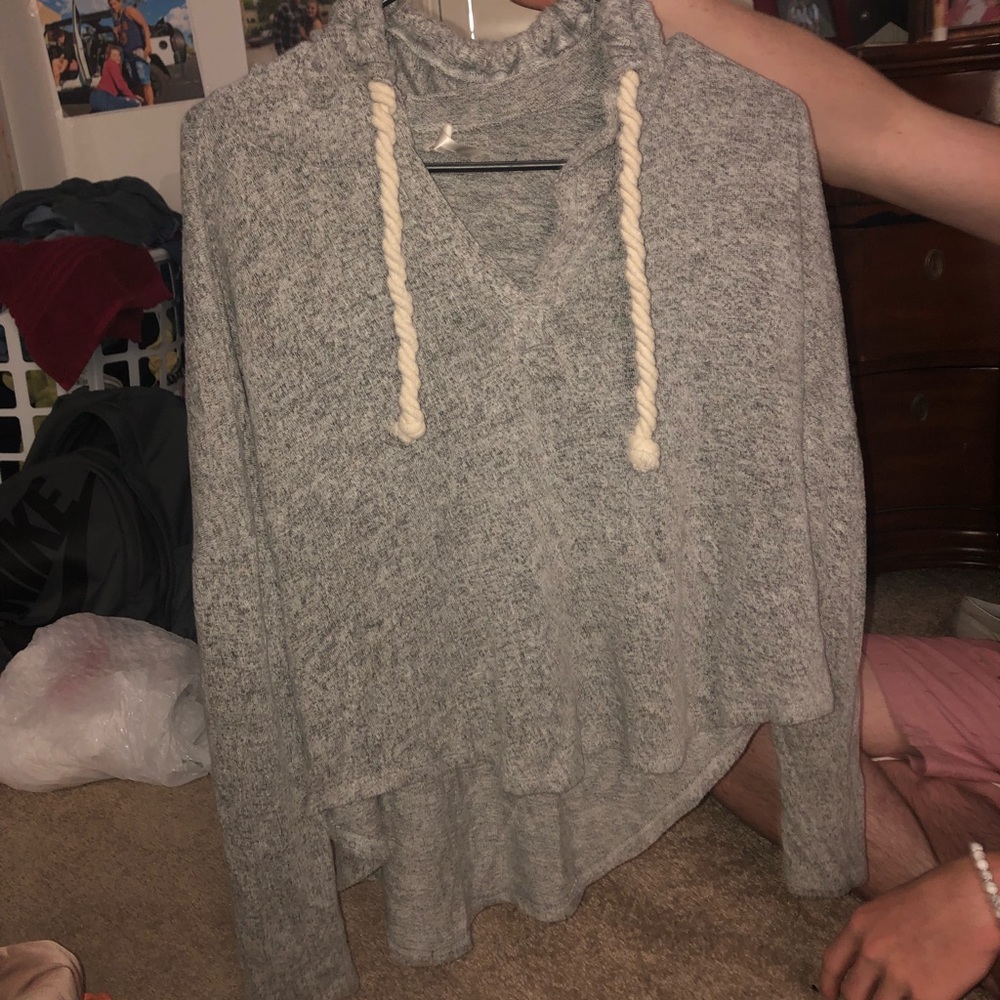 Lose fashionable sweater